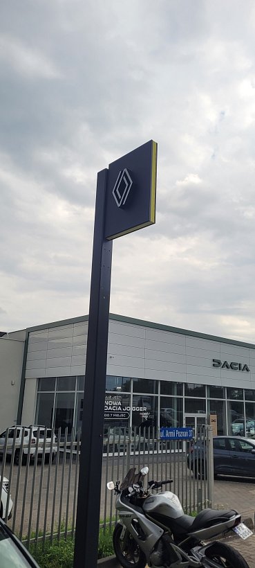 RENAULT car dealership signage