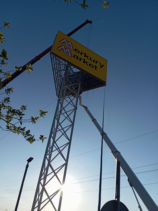 1-zavesovani-panelu-na-pylon-8.jpeg