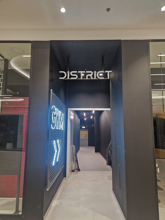 2-Mont-logo-District-v-pasazi.jpeg