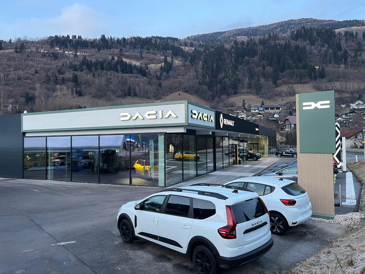 Značení autosalónů DACIA