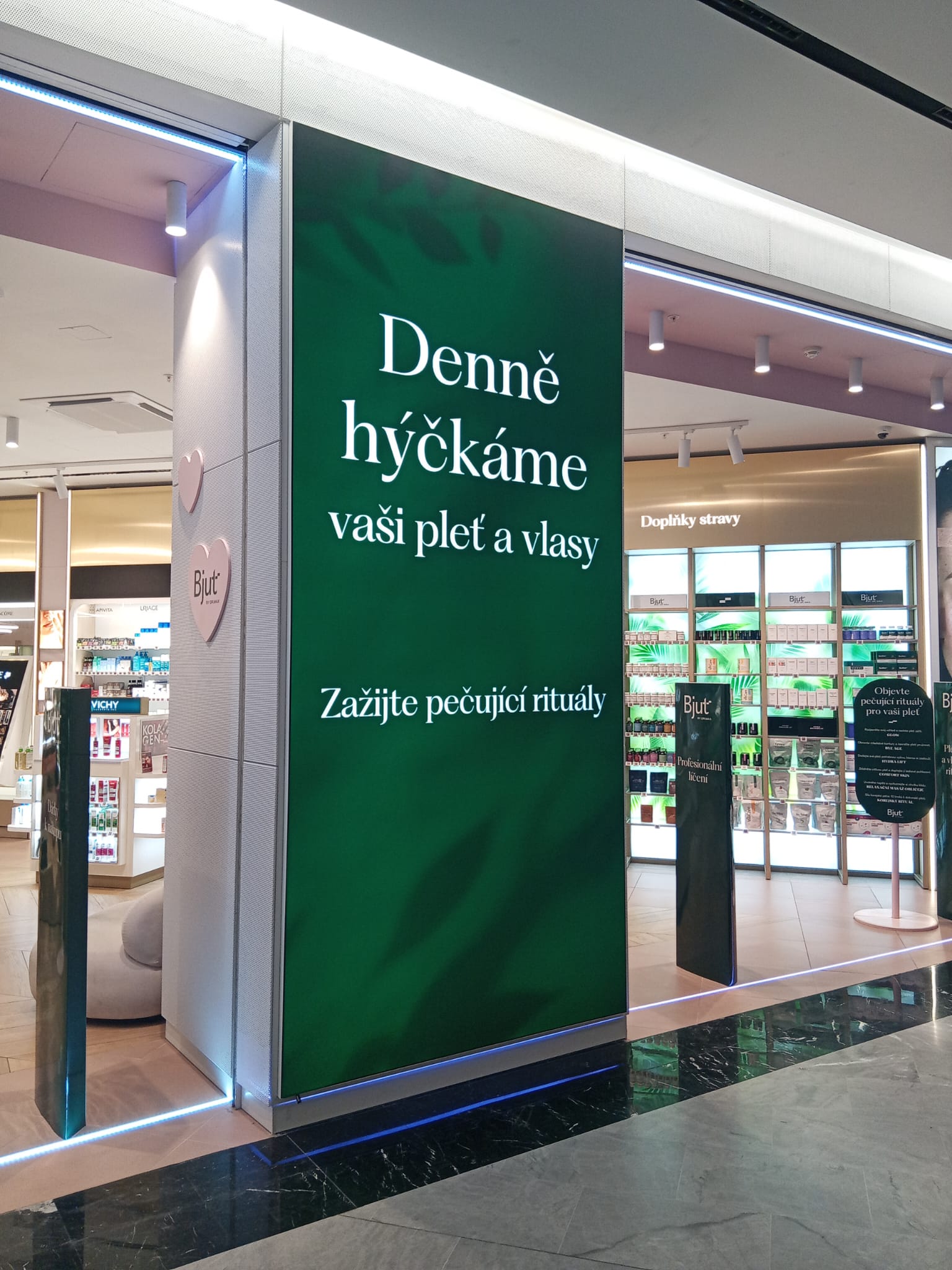 Dr. Max BJUT OC Chodov